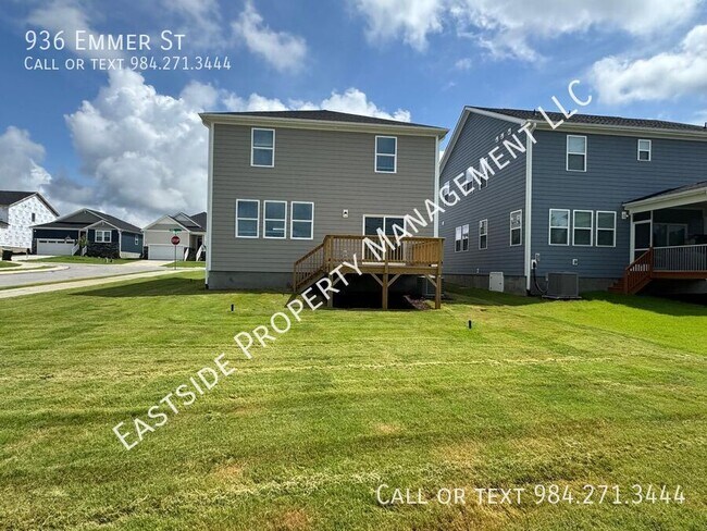Building Photo - 936 Emmer St