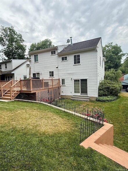 Building Photo - 18 Coralyn Ave