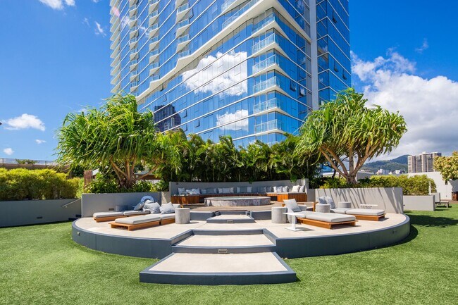 Building Photo - Fully Furnished Luxury Kakaako Living at Symphony 2 Bed, 2 Bath, 2 Parking