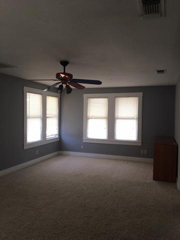 Building Photo - 1390 FM 1187