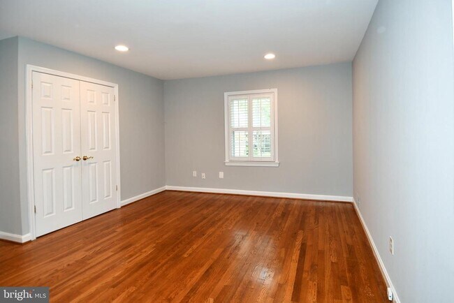 Building Photo - 4100 Dewmar Ct