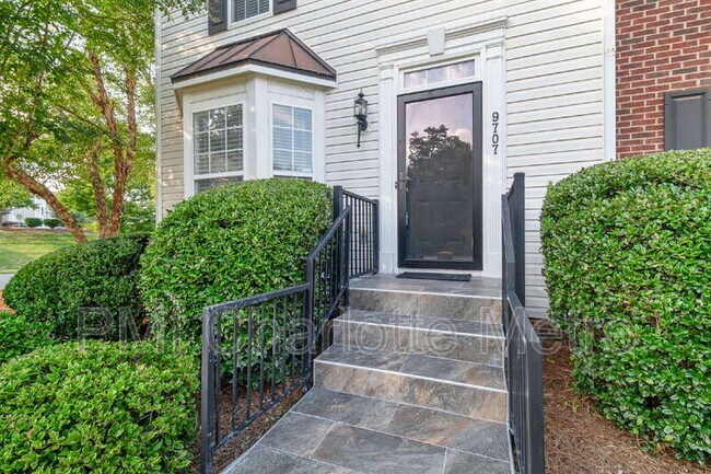 Building Photo - 9707 Mallard Glen Dr