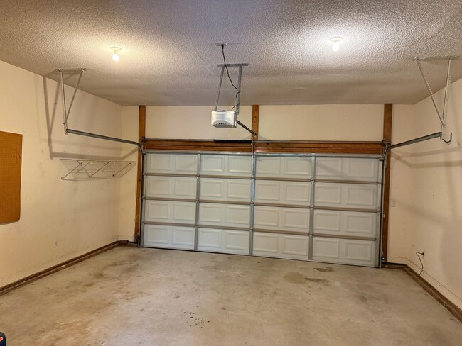 Building Photo - Chapin Lake Life - Call Lexington office for information 803-359-0793