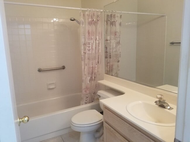 Building Photo - Single Story 3 bedroom located in 89032!