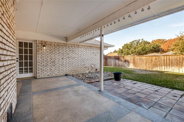 Building Photo - 2805 Staffordshire Dr