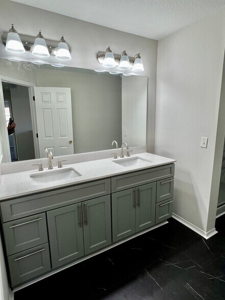 Building Photo - 18916 Randall Pl