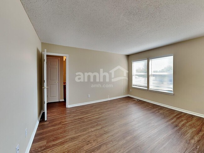 Building Photo - 1688 Harvest Meadow Dr