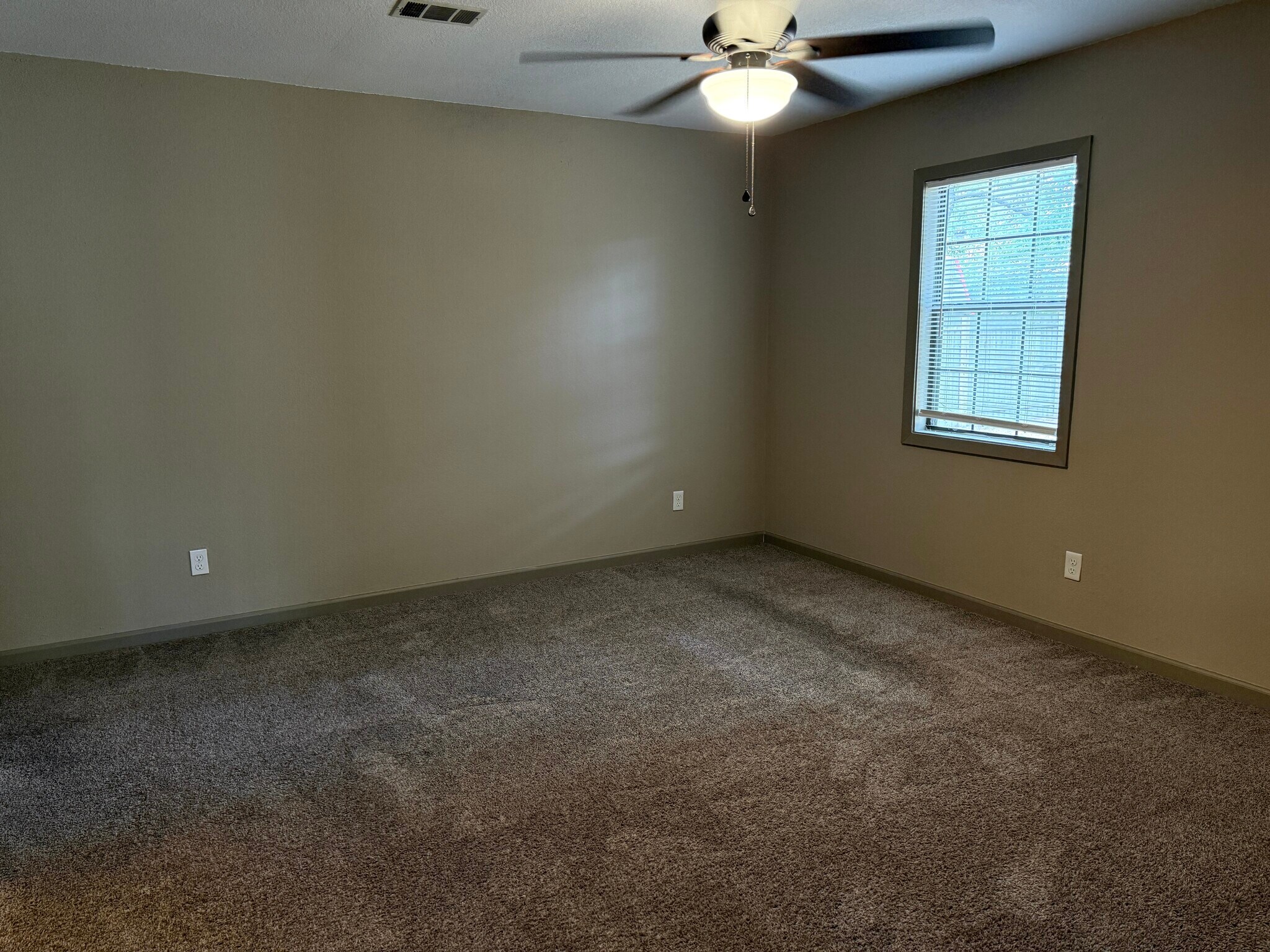 Primary Bedroom - 2804 Clifft St