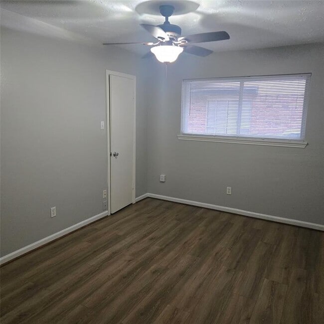 Building Photo - 11902 Scottsdale Dr