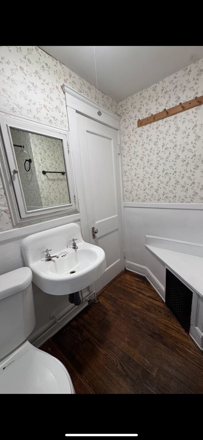 Building Photo - 11 Page St