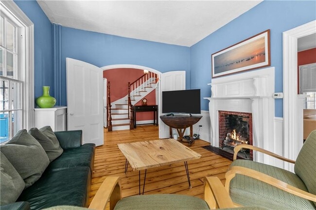 Building Photo - 58 Second St