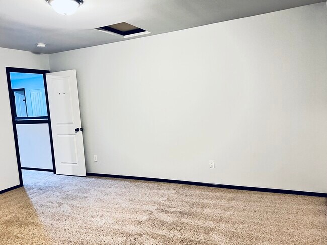 Building Photo - 5815 148th Pl NE