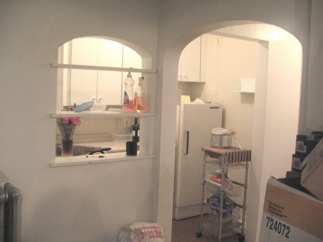 Building Photo - 5740 Elmer St