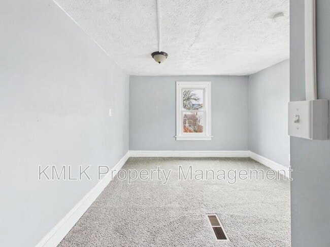 Building Photo - 36 23rd St SW