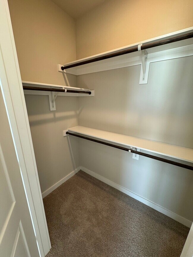 Building Photo - 5000 Overboard Cv