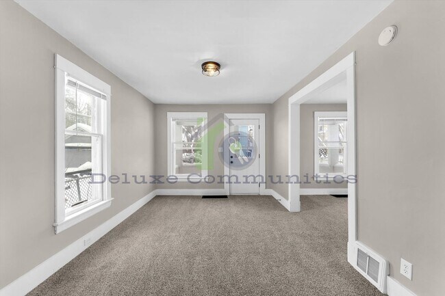 Building Photo - SHORT TERM LEASE!!! Beautiful Remodeled 3 Bedroom- West Side!