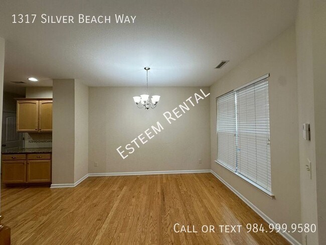 Building Photo - 1317 Silver Beach Way