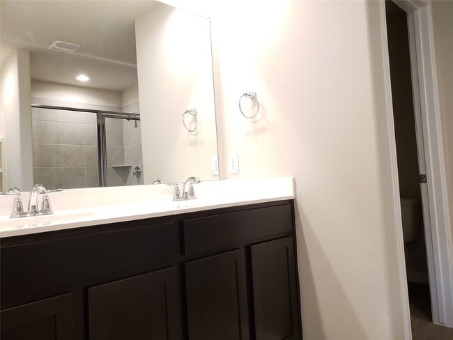 Building Photo - 3642 Park Vista Dr