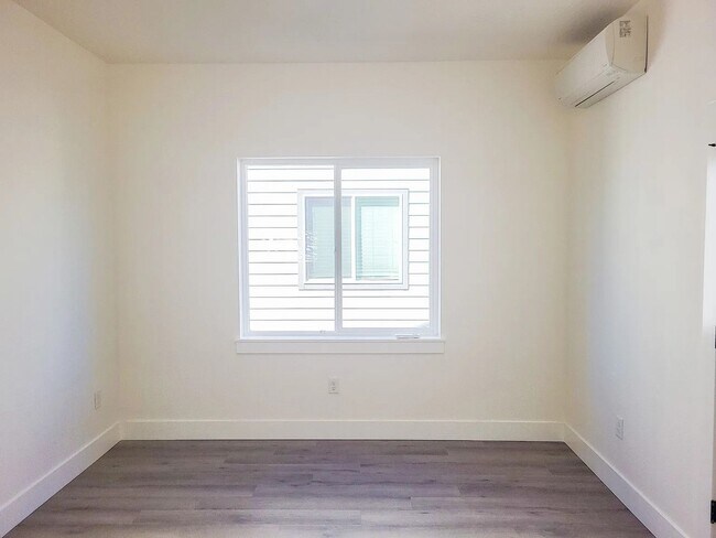 Building Photo - 135 Sweet Ln