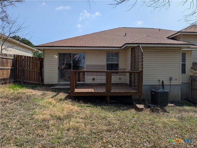 Building Photo - 1013 Misty Acres Dr