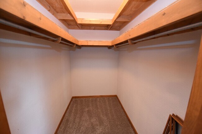 Building Photo - Upgraded Ranch Style Home in South Bend, IN