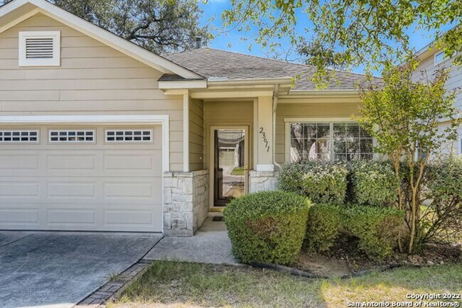 Building Photo - One-Story Beauty in Stone Oak