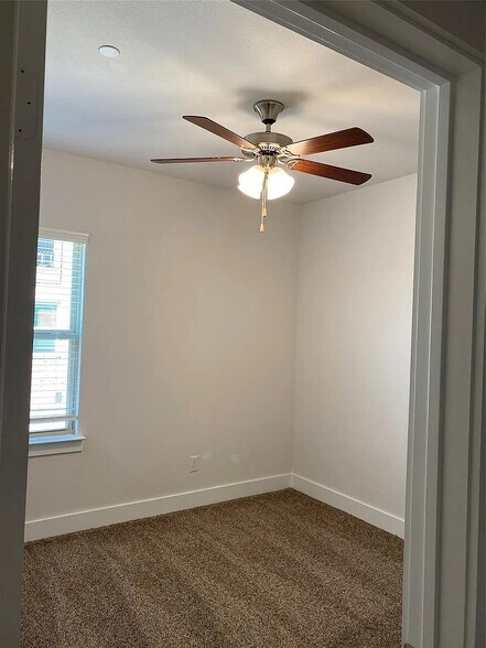 Building Photo - 2408 Magalia Ln