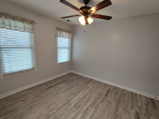 Building Photo - 6635 E Sweetbriar Trail