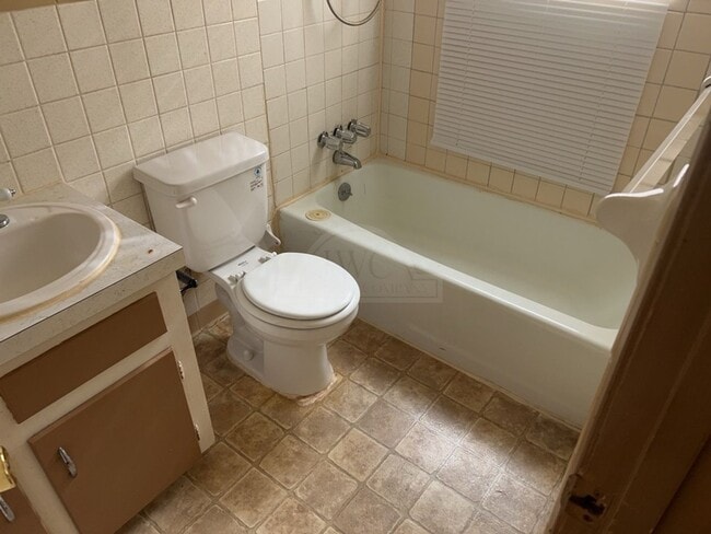 Building Photo - 110 Ave F Ave