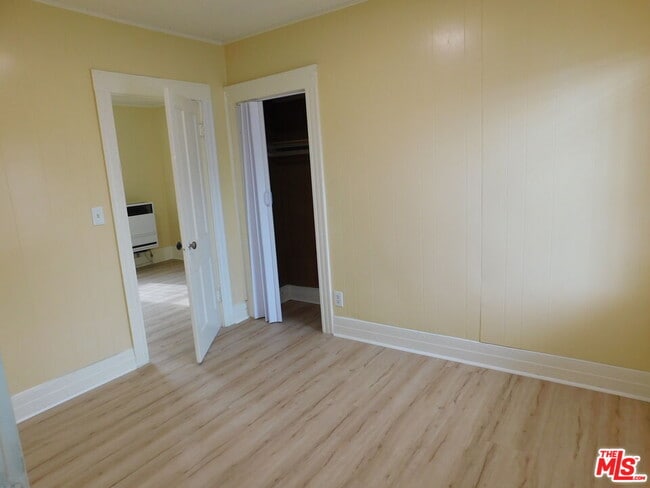 Building Photo - 616 W 58th St