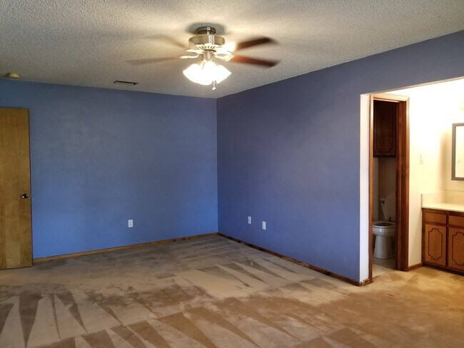 Building Photo - GREAT HOME CORNER LOT ZIA SCHOOL DISTRICT