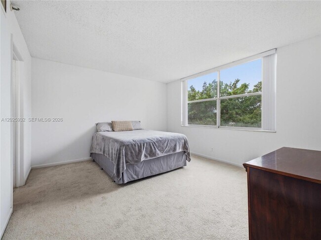 Building Photo - 14623 Bonaire Blvd