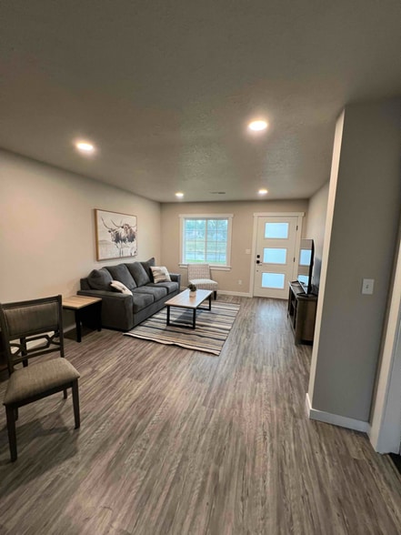 Building Photo - 2502 Castle Pines Dr