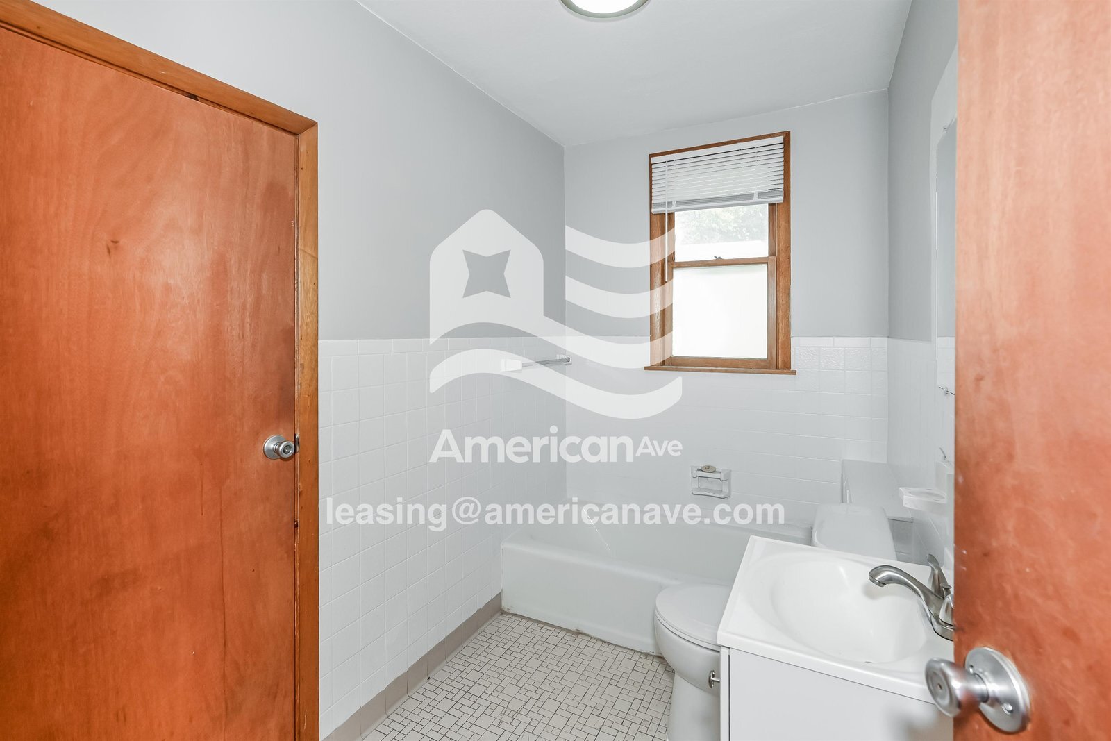 Building Photo - 546 19th Ave