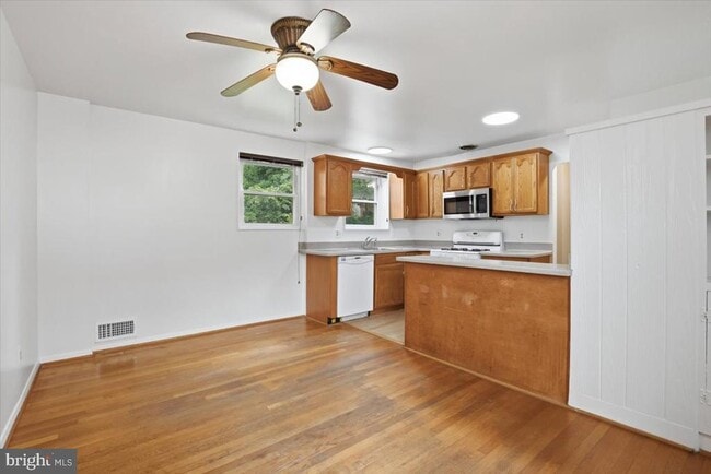 Building Photo - 5024 8th Rd S
