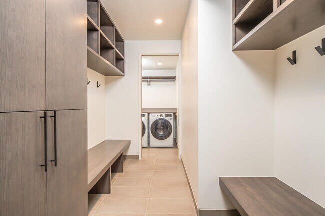 Building Photo - 4 Boathouse Way