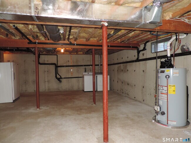 Building Photo - 26 Fox Hollow