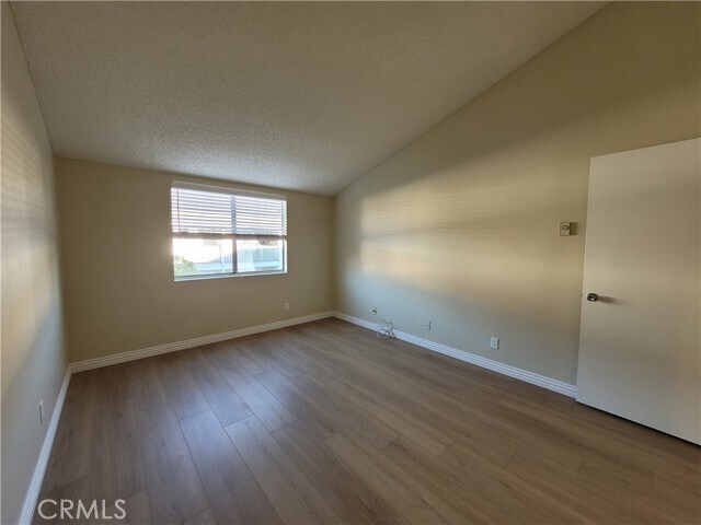 Building Photo - 3565 Linden Ave