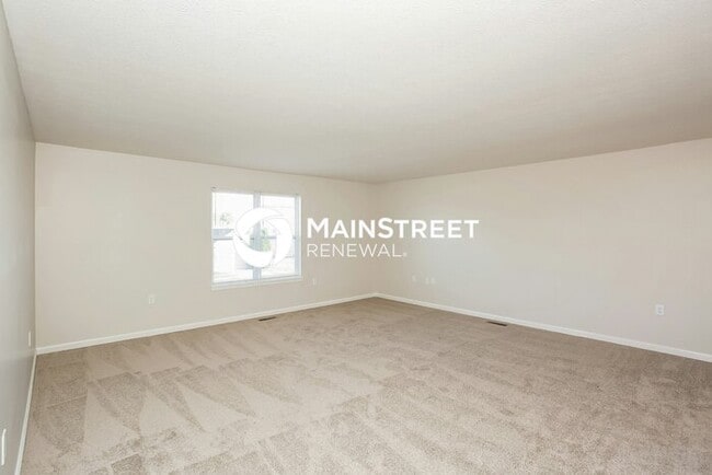 Building Photo - 4 Bedroom Pet-Friendly Home in Indianapolis, IN with Main Street Renewal