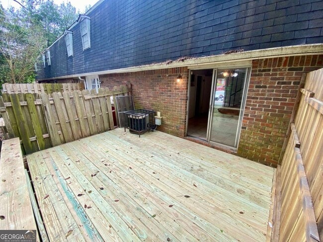 Building Photo - 3815 Parklane Dr