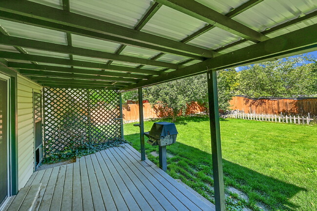 Building Photo - $2,675 - 4 Bed, 2 Bath Home in Aurora with...