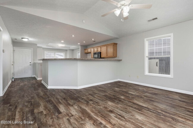 Building Photo - 8815 Woodpointe Blvd