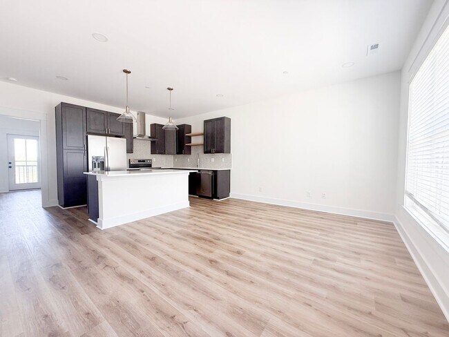 Building Photo - Spacious 3-Bedroom Townhome at Highbury | Modern Living Near Tennessee Tech