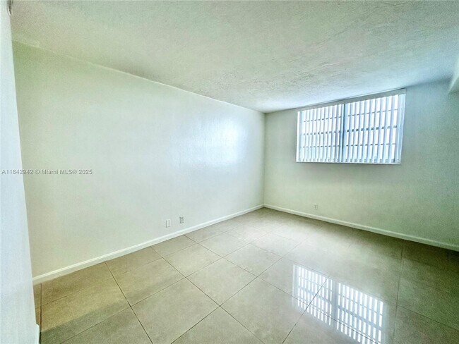 Building Photo - 3000 S Ocean Dr