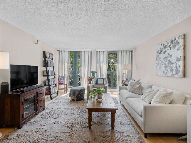 Building Photo - 42 8th St