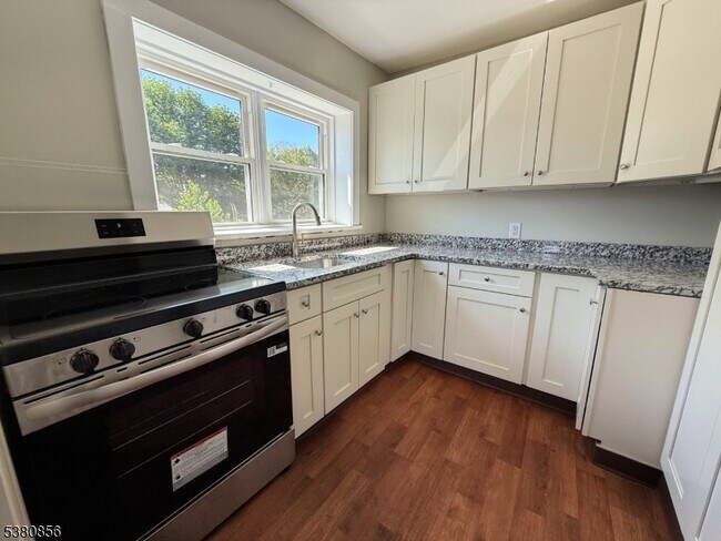 Building Photo - 59 N Main St