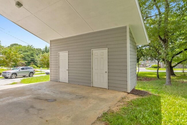Building Photo - 1561 Sultan Ln
