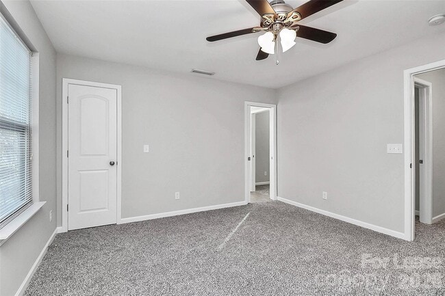 Building Photo - 8116 Dumphries Dr