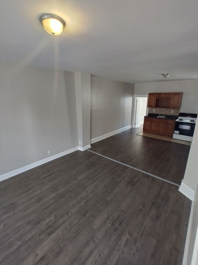 Building Photo - Spacious West Philly Home