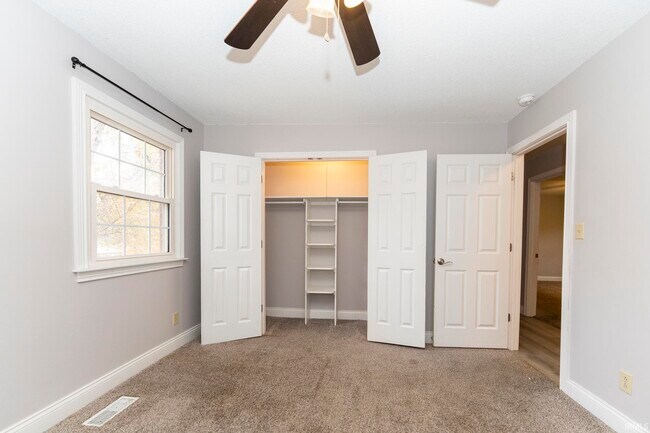 Building Photo - 7877 Marywood Dr